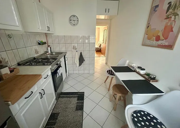 T Joanna Blisko Dworca